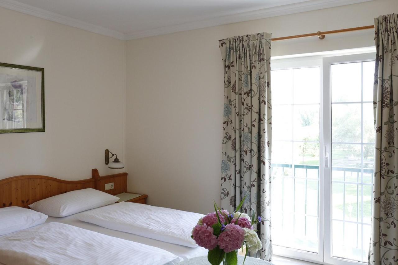 Birkenhof Gols - B & B - Wohlfuehl Hotel Mit Wochenend-Restaurant מראה חיצוני תמונה