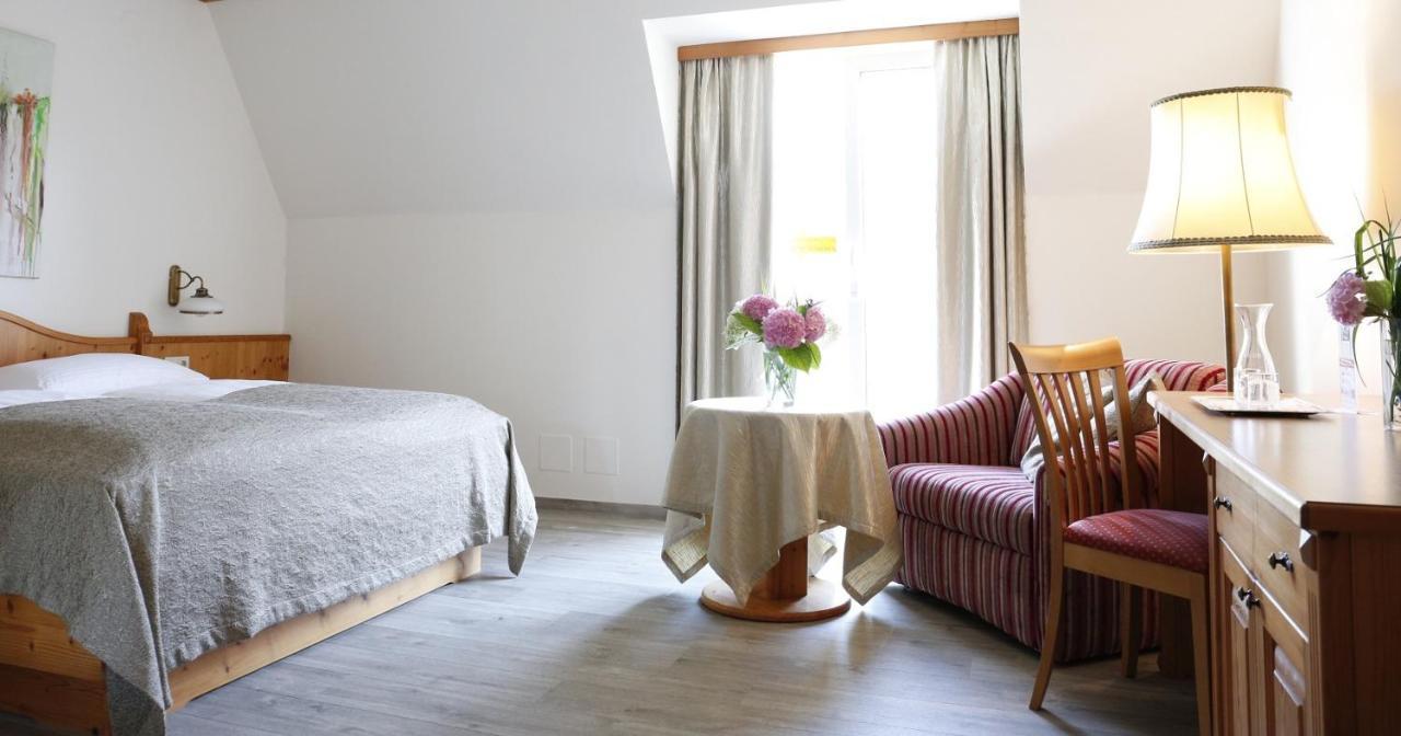 Birkenhof Gols - B & B - Wohlfuehl Hotel Mit Wochenend-Restaurant מראה חיצוני תמונה