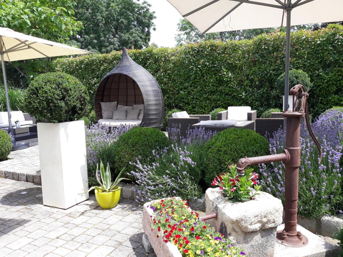 Birkenhof Gols - B & B - Wohlfuehl Hotel Mit Wochenend-Restaurant מראה חיצוני תמונה